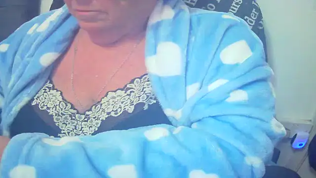 Snapshot of Playful_MILF_Demi chatting on 07/15/26, 09:53 Playful MILF Demi online show from 07/15/26, 09:53