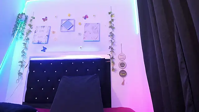 DayanRoux online show from 10/15/25, 12:27