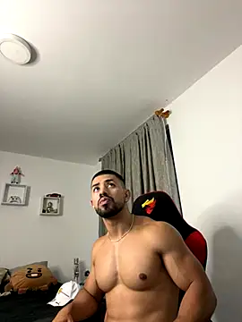 Ezzio Scolaro online show from 11/04/25, 01:48