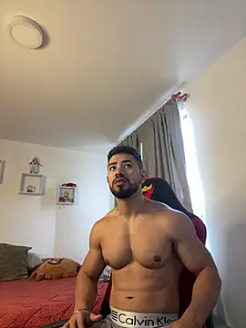 Ezzio Scolaro online show from 02/18/26, 01:07