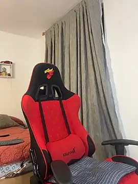 Ezzio Scolaro online show from 02/25/26, 12:31