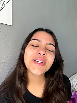 Snapshot of liz_maciel chatting on 10/07/25, 12:57 liz maciel online show from 10/07/25, 12:57