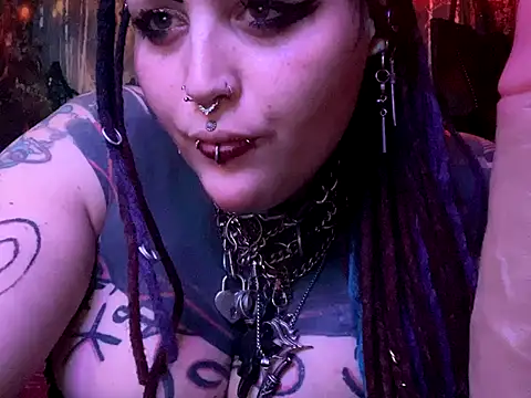 Snapshot of nyxvelon chatting on 11/10/25, 05:17 nyxvelon online show from 11/10/25, 05:17