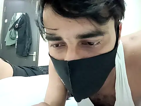 Snapshot of horny_milf_couple chatting on 10/17/25, 06:43 horny milf couple online show from 10/17/25, 06:43