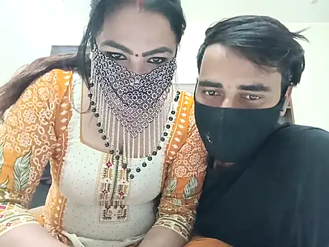 Snapshot of horny_milf_couple chatting on 11/18/25, 06:01 horny milf couple online show from 11/18/25, 06:01