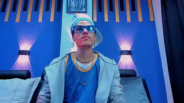 imsammytop online show from 10/30/25, 11:11