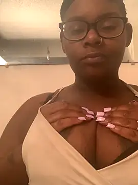 ThickChick94 online show from 10/18/25, 06:58