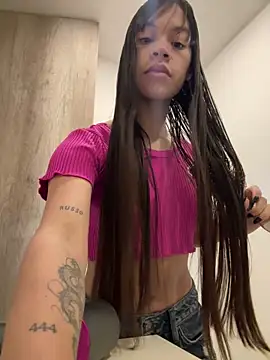 Snapshot of kimhilton_ chatting on 03/23/26, 02:15 kimhilton online show from 03/23/26, 02:15