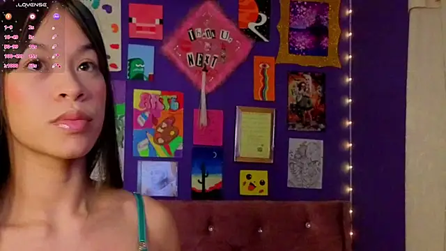 Snapshot of kimhilton_ chatting on 04/05/26, 04:20 kimhilton online show from 04/05/26, 04:20