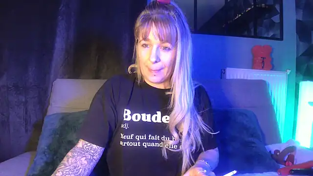 Snapshot of Delichieuse5 chatting on 02/19/25, 08:41 Delichieuse5 online show from 02/19/25, 08:41