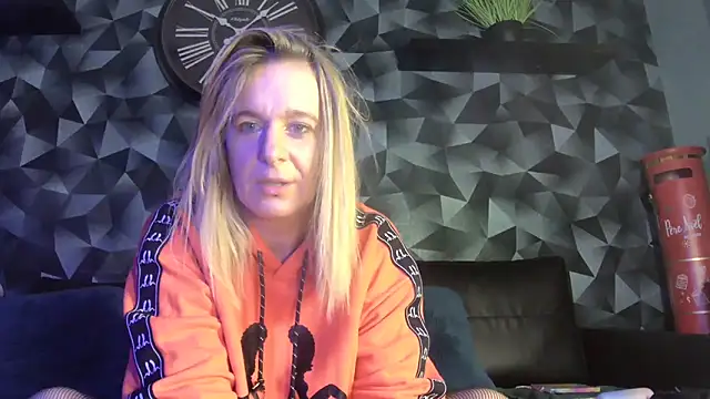 Snapshot of Delichieuse5 chatting on 11/29/25, 09:07 Delichieuse5 online show from 11/29/25, 09:07