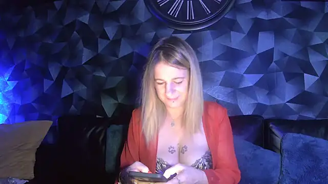 Delichieuse5 online show from 02/04/26, 09:09