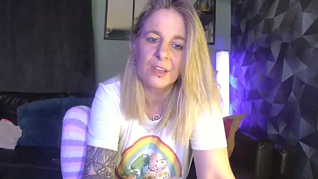 Delichieuse5 online show from 02/19/26, 09:00