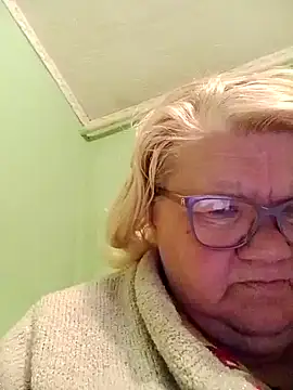 Snapshot of LusiyaGold5 chatting on 05/02/26, 10:59 LusiyaGold5 online show from 05/02/26, 10:59