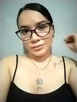 Snapshot of Gardeniia_hot chatting on 10/08/25, 05:38 Gardeniia hot online show from 10/08/25, 05:38