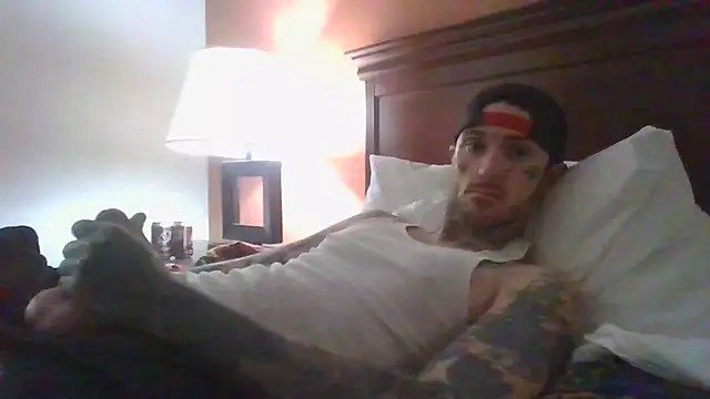 Snapshot of SWAGGDaddy93 chatting on 12/19/25, 09:33 SWAGGDaddy93 online show from 12/19/25, 09:33