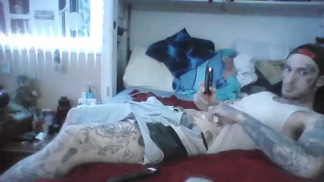 Snapshot of SWAGGDaddy93 chatting on 02/16/26, 06:53 SWAGGDaddy93 online show from 02/16/26, 06:53