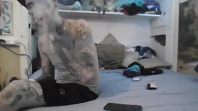 Snapshot of SWAGGDaddy93 chatting on 03/21/26, 09:51 SWAGGDaddy93 online show from 03/21/26, 09:51