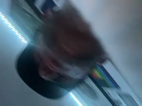 Snapshot of SWAGGDaddy93 chatting on 03/28/26, 03:50 SWAGGDaddy93 online show from 03/28/26, 03:50