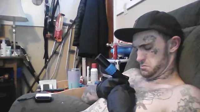 Snapshot of SWAGGDaddy93 chatting on 03/31/26, 07:20 SWAGGDaddy93 online show from 03/31/26, 07:20