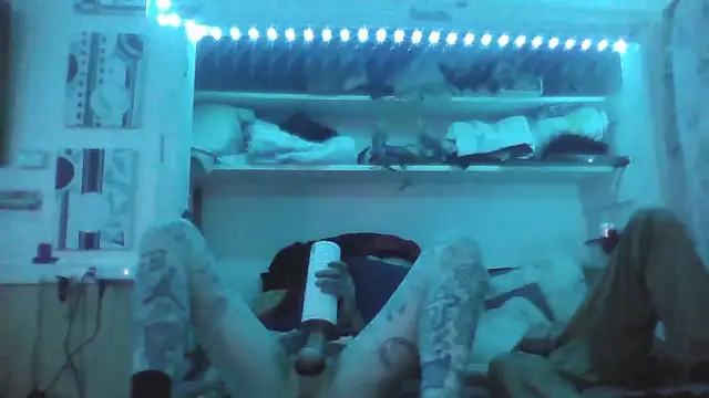 Snapshot of SWAGGDaddy93 chatting on 04/08/26, 07:30 SWAGGDaddy93 online show from 04/08/26, 07:30