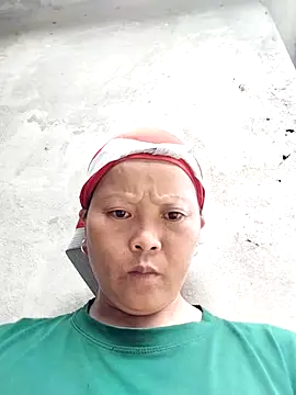 Snapshot of sumaybae chatting on 10/12/25, 05:17 sumaybae online show from 10/12/25, 05:17