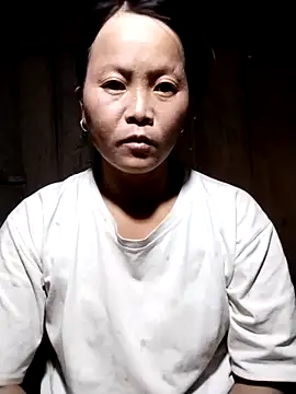 Snapshot of sumaybae chatting on 10/13/25, 02:17 sumaybae online show from 10/13/25, 02:17