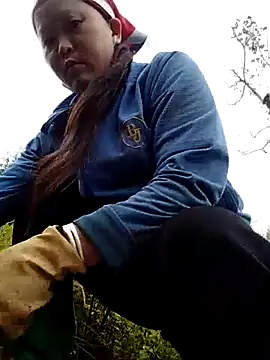 Snapshot of sumaybae chatting on 10/21/25, 01:06 sumaybae online show from 10/21/25, 01:06