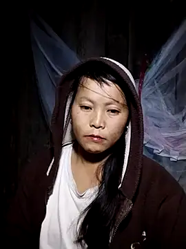 Snapshot of sumaybae chatting on 11/23/25, 01:44 sumaybae online show from 11/23/25, 01:44