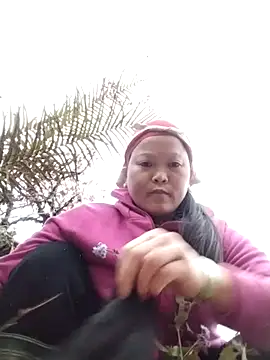 Snapshot of sumaybae chatting on 12/14/25, 09:47 sumaybae online show from 12/14/25, 09:47