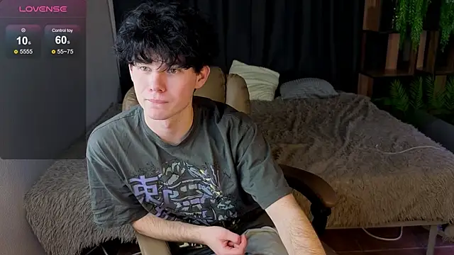 Snapshot of Cute_Mike chatting on 11/03/25, 02:29 Cute Mike online show from 11/03/25, 02:29