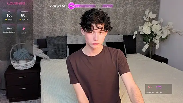 Snapshot of Cute_Mike chatting on 11/15/25, 04:36 Cute Mike online show from 11/15/25, 04:36