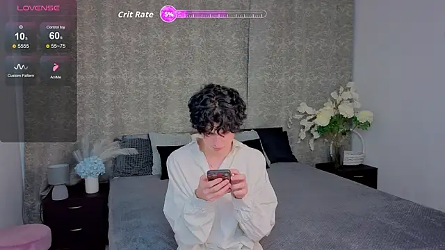 Snapshot of Cute_Mike chatting on 11/25/25, 03:01 Cute Mike online show from 11/25/25, 03:01