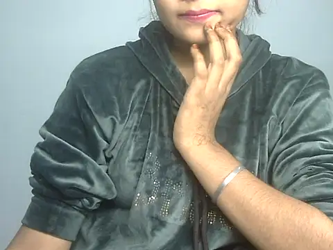 Snapshot of Joya_7 chatting on 11/27/25, 02:46 Joya 7 online show from 11/27/25, 02:46