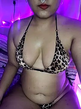 Snapshot of Curvy_Navya chatting on 10/20/25, 09:15 Curvy Navya online show from 10/20/25, 09:15