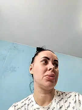 Stefaniyaxq online show from 10/30/25, 12:06