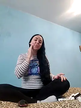 Stefaniyaxq online show from 11/20/25, 08:47