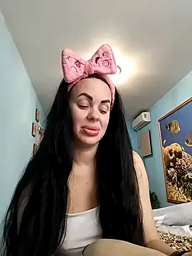 Stefaniyaxq online show from 11/26/25, 09:54