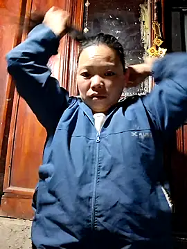 miomio-12 online show from 12/15/25, 10:03