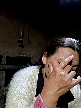 miomio-12 online show from 03/19/26, 02:54