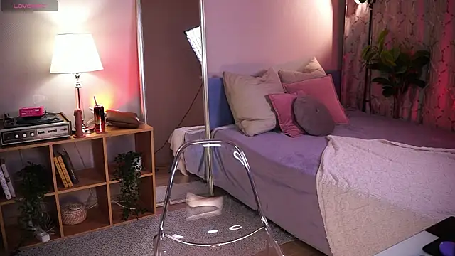 YokoKoko  online show from 12/20/25, 06:20