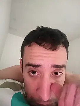 Snapshot of miguevice chatting on 10/22/25, 08:30 miguevice online show from 10/22/25, 08:30