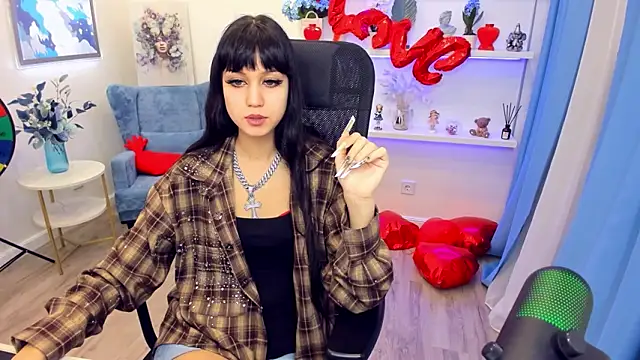 TiffanyYounge online show from 02/09/26, 11:14