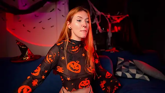 Snapshot of SsonicPorn chatting on 10/27/25, 05:06 SsonicPorn online show from 10/27/25, 05:06