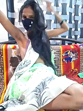 Snapshot of sexy_cpl_mh12 chatting on 04/08/26, 05:40 sexy cpl mh12 online show from 04/08/26, 05:40