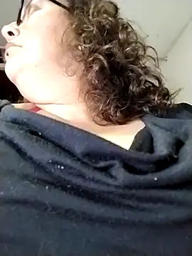 -saraqueen- online show from 11/12/25, 04:46