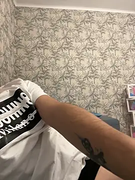 Snapshot of Edo1797 chatting on 10/04/25, 04:38 Edo1797 online show from 10/04/25, 04:38