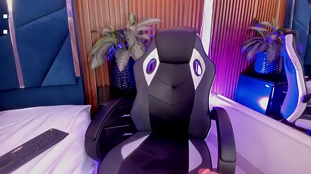 Lia Kitten online show from 10/06/25, 06:11