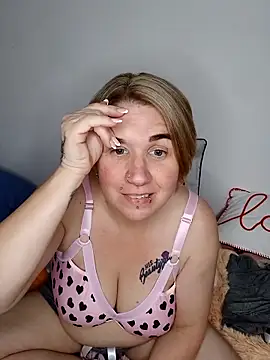 Snapshot of LaceyWestxx chatting on 10/27/25, 05:50 LaceyWestxx online show from 10/27/25, 05:50