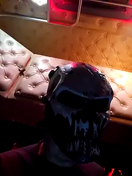 Snapshot of MK_SDZ chatting on 10/15/25, 02:33 MK SDZ online show from 10/15/25, 02:33